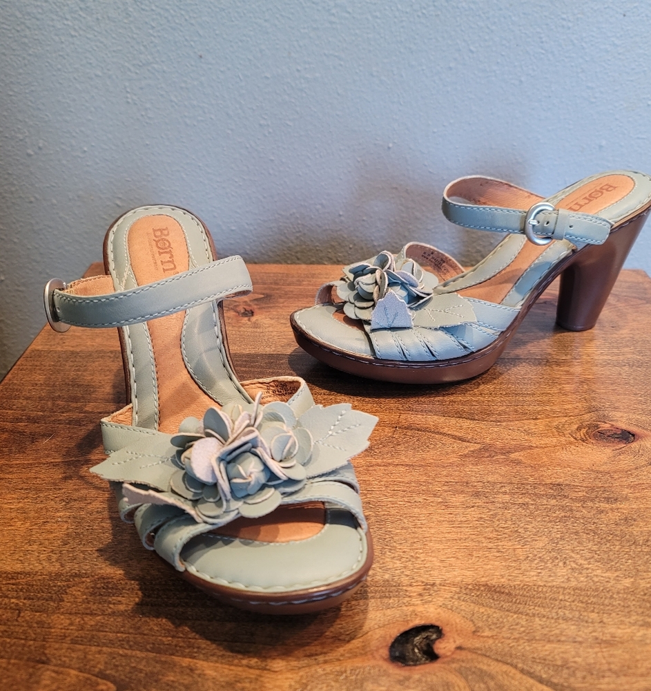 NWOT Born Blue Chunky Heeled Sandals with Floral Design